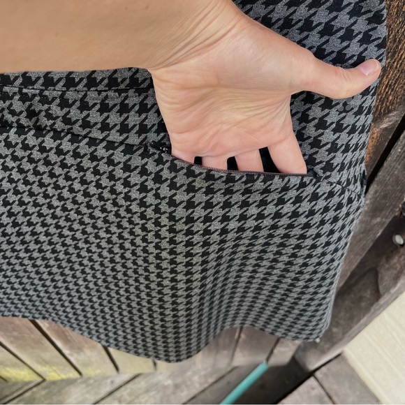 Title Nine Houndstooth Passport Ponte Skirt In Black & Charcoal Gray Sz S - Picture 5 of 12